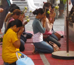 reverence-and-silence-wat-pho-bangkok