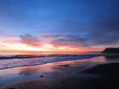 sunset-at-hendrys-beach-santa-barbara-california.jpg Purple sunset at Hendry's beach, Santa Barbara, California
