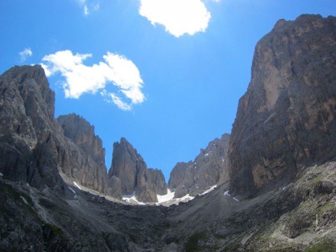 italian-dolomites-mountain-crags.jpg italian-dolomites-mountain-crags
