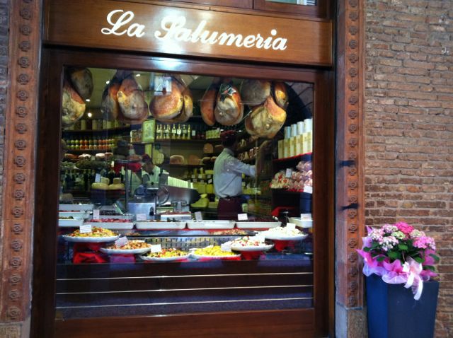 salumeria-bologna-italy.jpg image-salumeria-bologna-italy